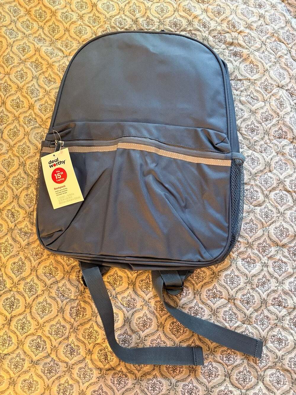 Dealworthy 15-Inch Laptop Backpack in Navy Blue